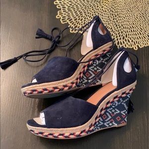 Cabi wedges